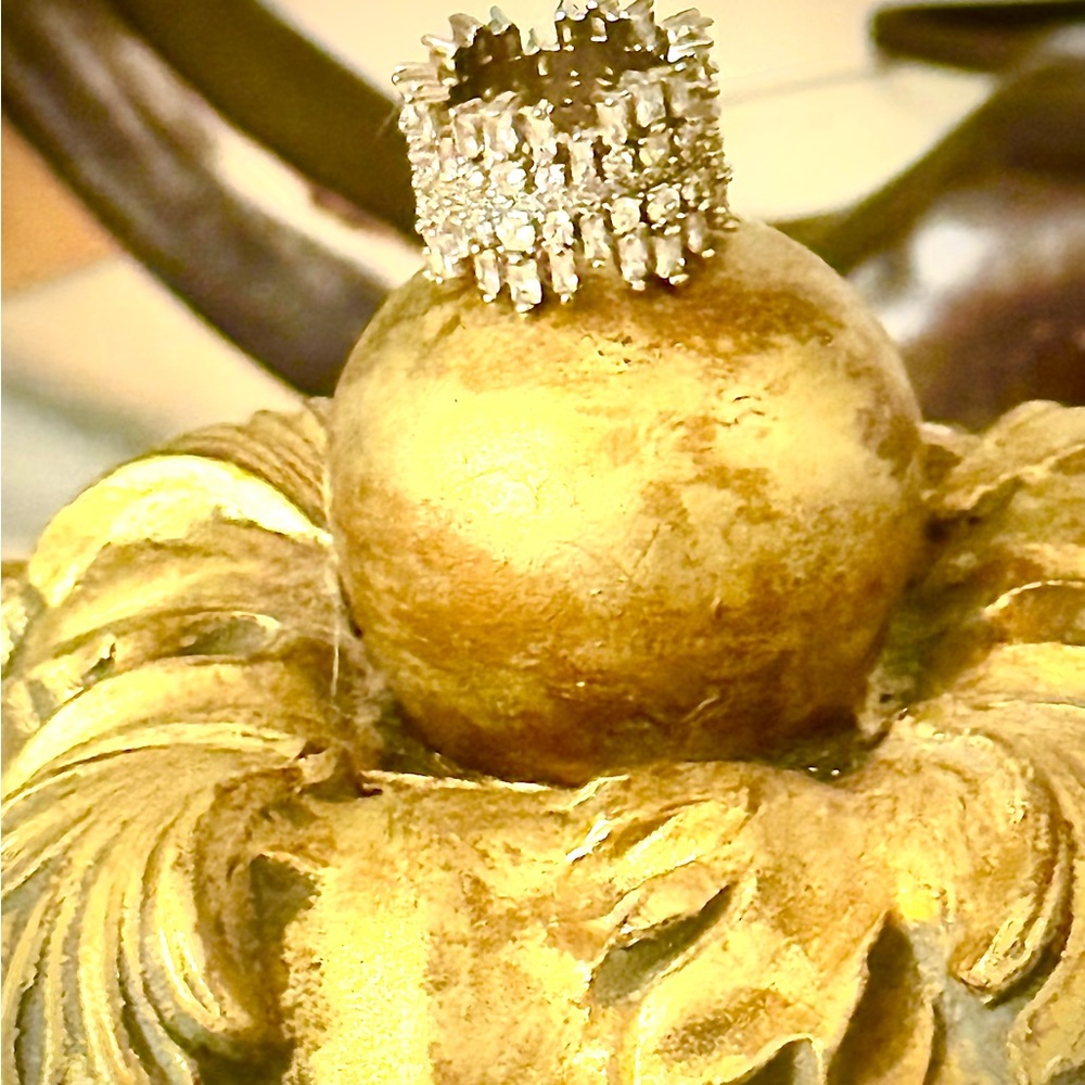 Wicked cool, Elegantly Edgy Luxury Ring
SIZE 5.5